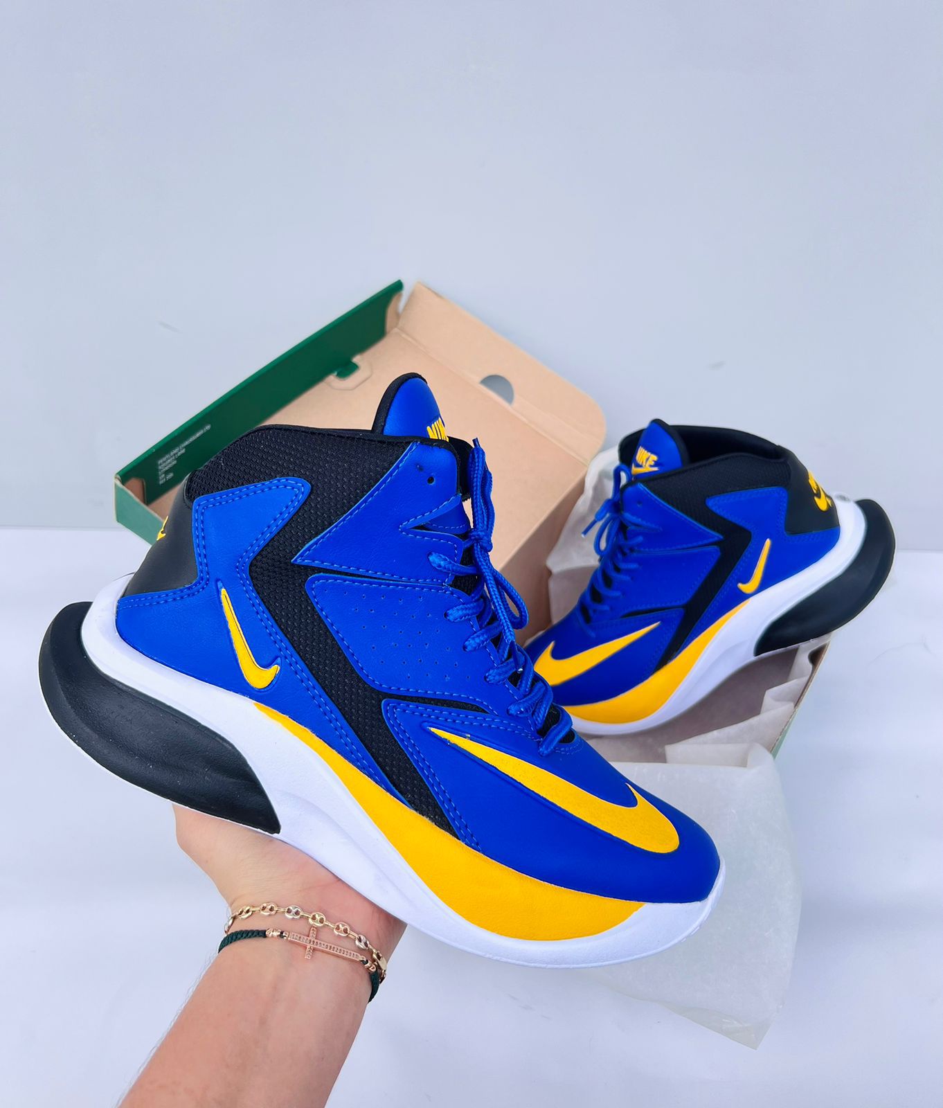 BOTA NIKE
